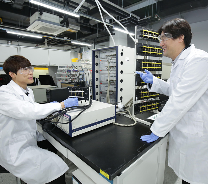 Prof. Won Sub YOON develops high-performance battery that can travel up to 400km with one charge